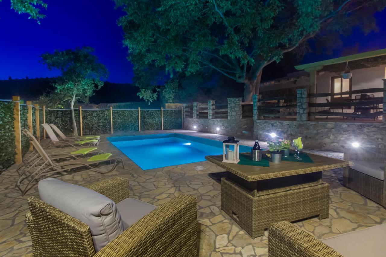 Luxury House Ivan With 4 Bedrooms Divojevici Exterior foto