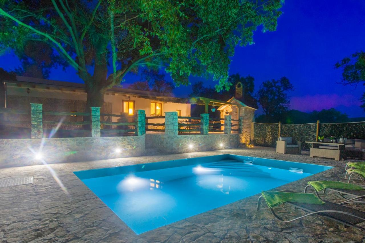 Luxury House Ivan With 4 Bedrooms Divojevici Exterior foto