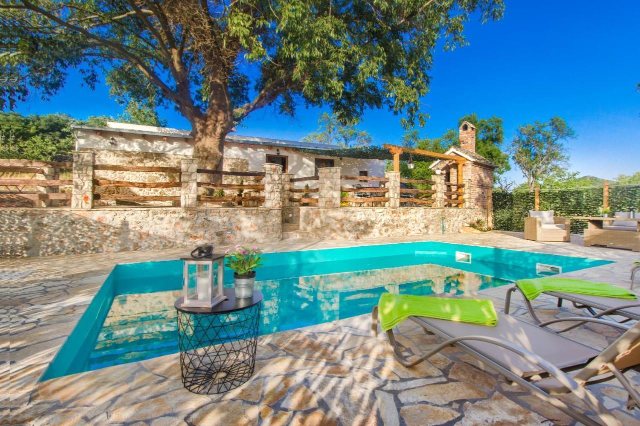 Luxury House Ivan With 4 Bedrooms Divojevici Exterior foto