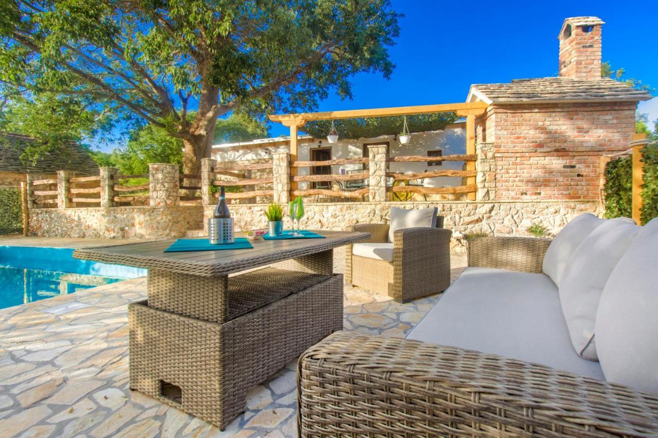 Luxury House Ivan With 4 Bedrooms Divojevici Exterior foto